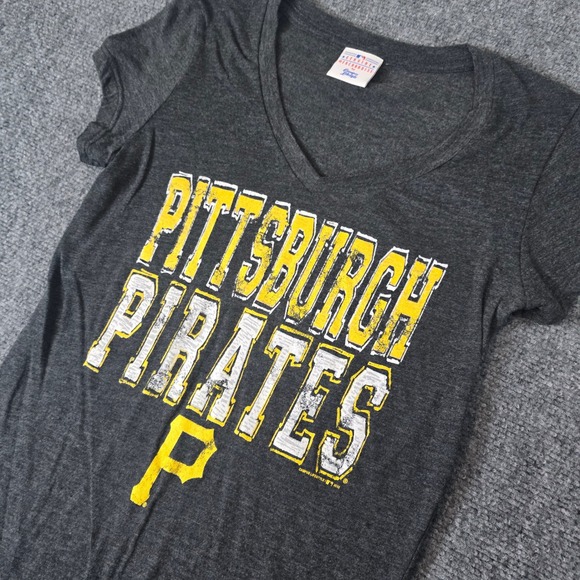 Genuine Merchandise Tops - Genuine Merchandise Pittsburgh Pirates V-Neck Graphic‎ Tee Shirt Small